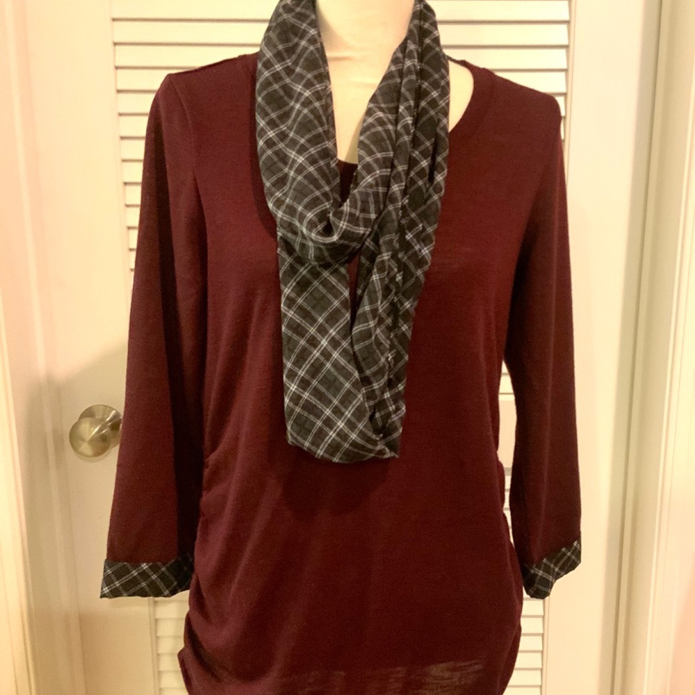 GUC Lightweight Sweater with Scarf in Sz M